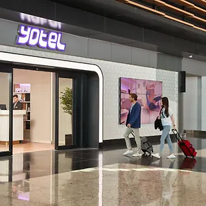 Yotel Airport, Entrance ** Istanboel