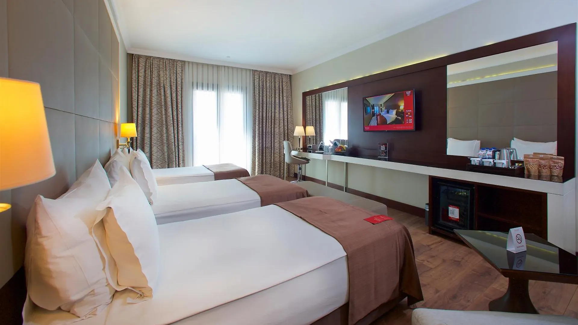 Ramada By Wyndham Istanbul Merter فندق